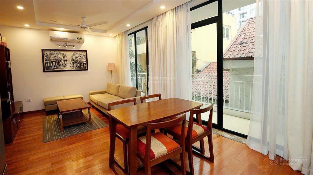 Cho thuê căn hộ dịch vụ 2pn, 92m2 tại ngõ 6 đặng thai mai, 16 triệu vnd full services