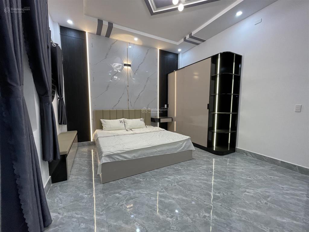 Nhà phố ngang 5m hiếm sát gò vấp