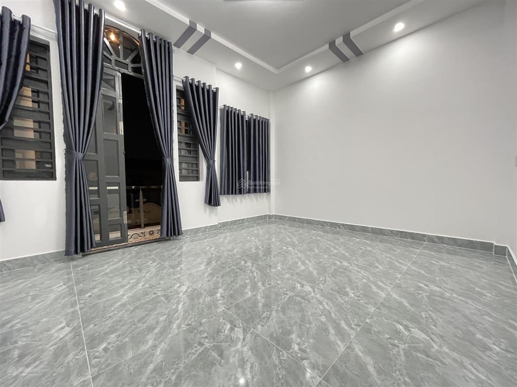 Nhà phố ngang 5m hiếm sát gò vấp