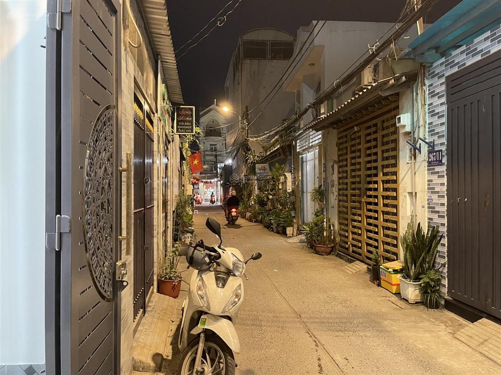 Nhà phố ngang 5m hiếm sát gò vấp