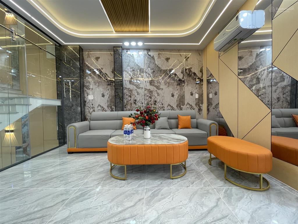 Siêu phẩm nhà phố xây mới 4m2 nở hậu 5m2. cn 82m2. vị trí đẹp. có ô chờ thang máy