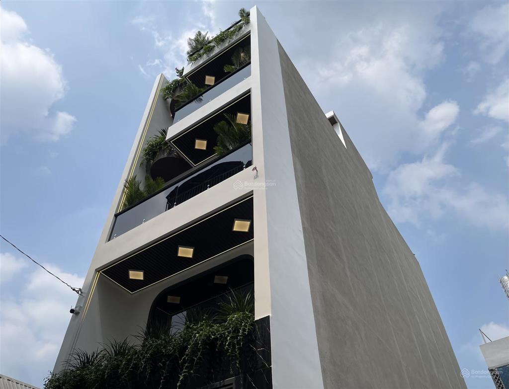 Siêu phẩm nhà phố xây mới 4m2 nở hậu 5m2. cn 82m2. vị trí đẹp. có ô chờ thang máy