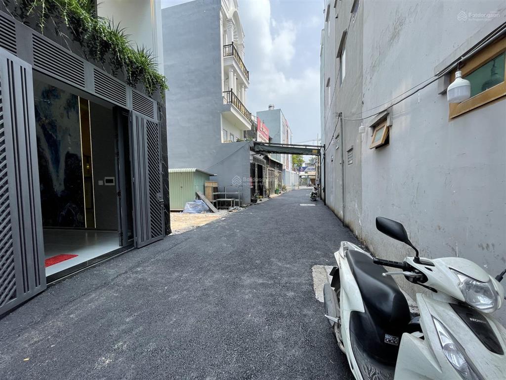 Siêu phẩm nhà phố xây mới 4m2 nở hậu 5m2. cn 82m2. vị trí đẹp. có ô chờ thang máy