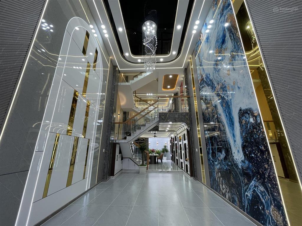 Siêu phẩm nhà phố xây mới 4m2 nở hậu 5m2. cn 82m2. vị trí đẹp. có ô chờ thang máy