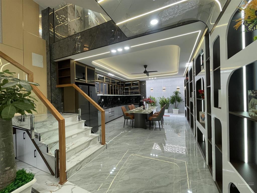 Siêu phẩm nhà phố xây mới 4m2 nở hậu 5m2. cn 82m2. vị trí đẹp. có ô chờ thang máy