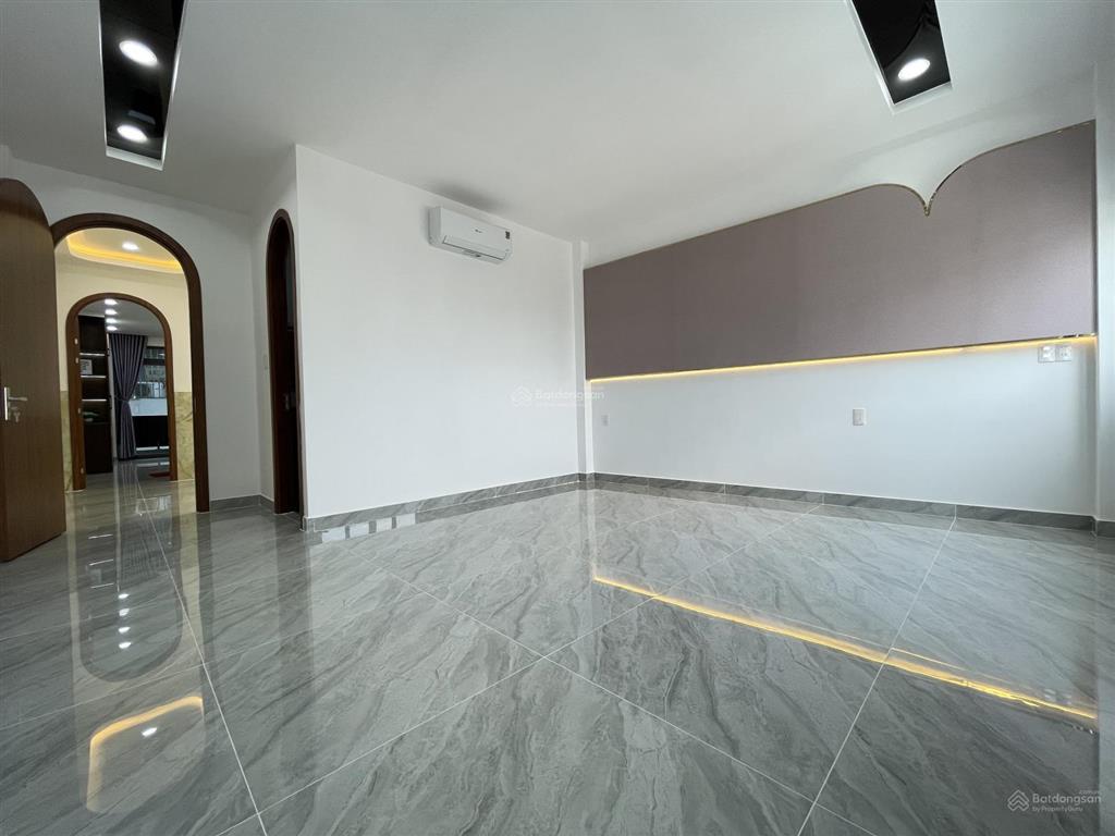 Siêu phẩm nhà phố xây mới 4m2 nở hậu 5m2. cn 82m2. vị trí đẹp. có ô chờ thang máy