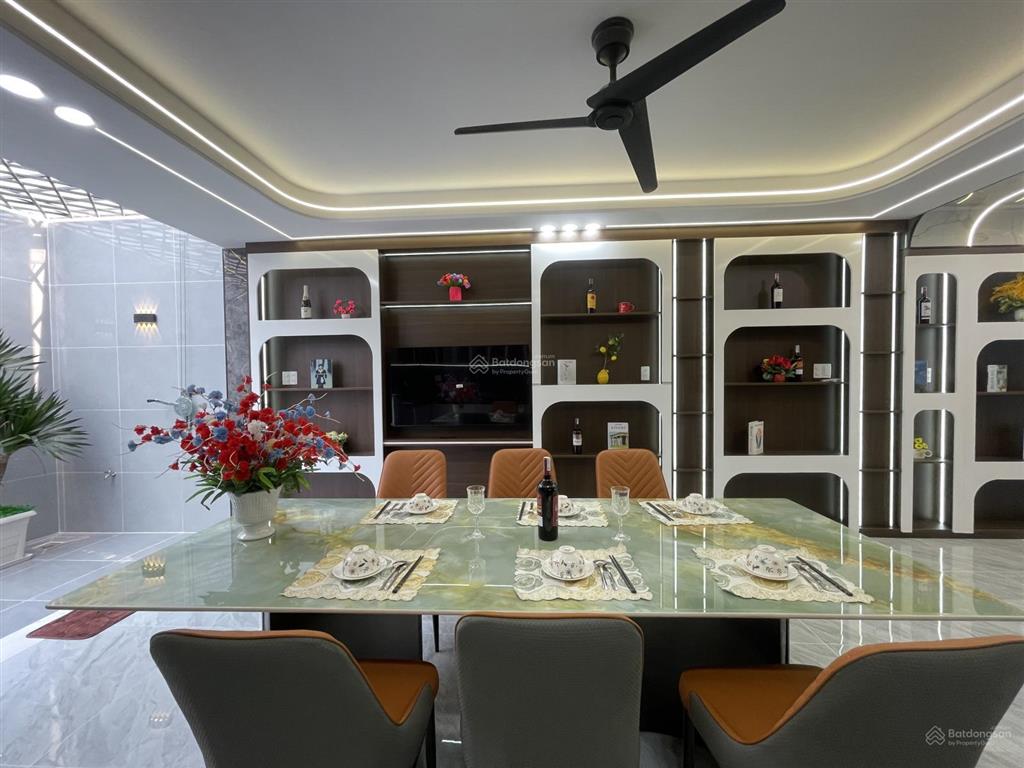 Siêu phẩm nhà phố xây mới 4m2 nở hậu 5m2. cn 82m2. vị trí đẹp. có ô chờ thang máy