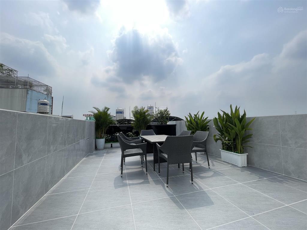 Siêu phẩm nhà phố xây mới 4m2 nở hậu 5m2. cn 82m2. vị trí đẹp. có ô chờ thang máy