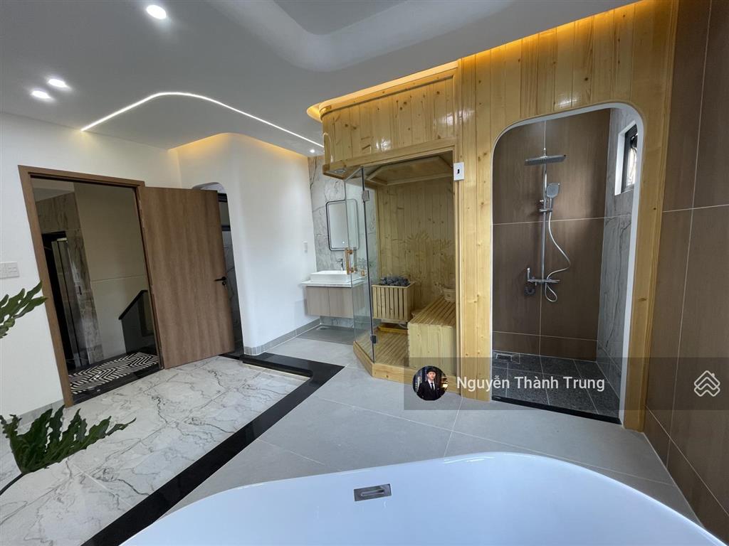 Siêu phẩm luxury có thang máy. thiết kế độc bản. mặt tiền nhánh view kênh tl37