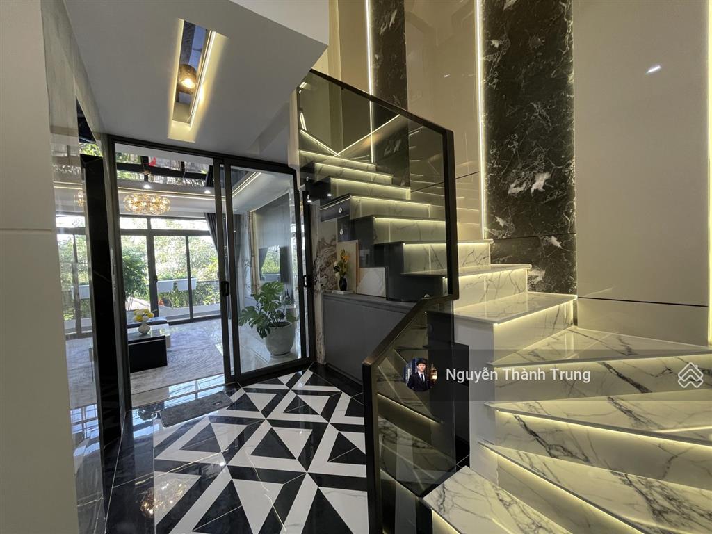 Siêu phẩm luxury có thang máy. thiết kế độc bản. mặt tiền nhánh view kênh tl37