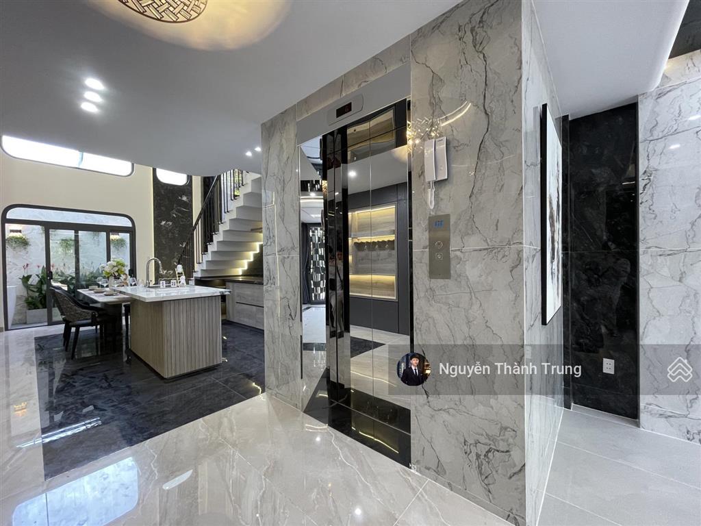 Siêu phẩm luxury có thang máy. thiết kế độc bản. mặt tiền nhánh view kênh tl37