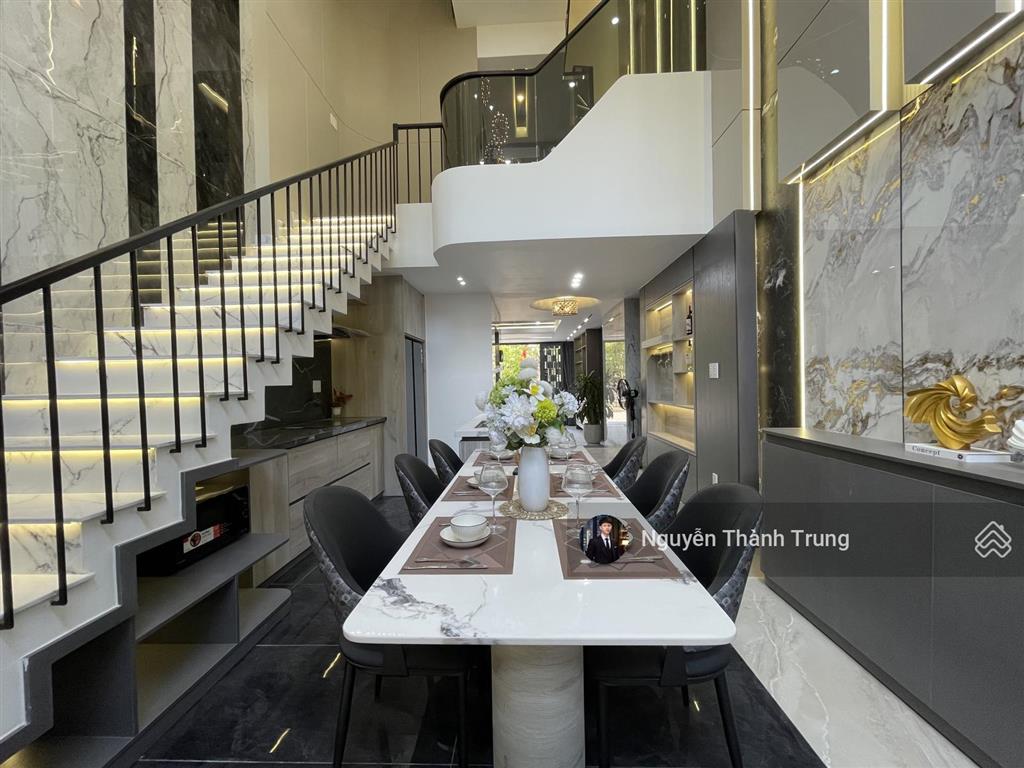 Siêu phẩm luxury có thang máy. thiết kế độc bản. mặt tiền nhánh view kênh tl37