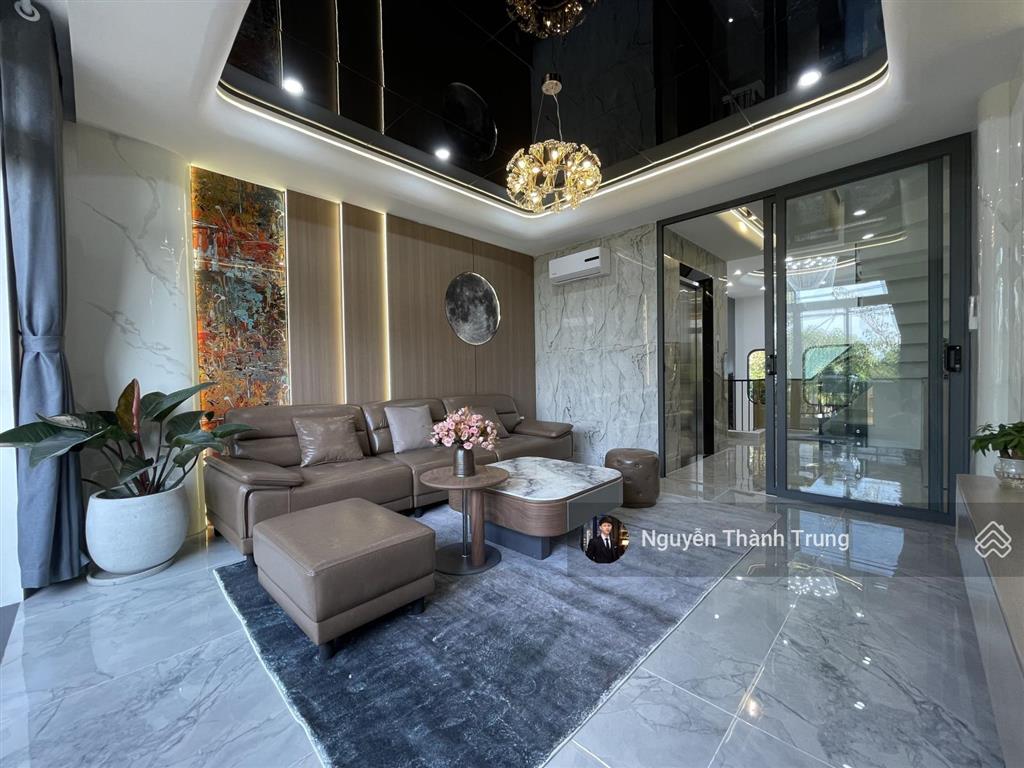 Siêu phẩm luxury có thang máy. thiết kế độc bản. mặt tiền nhánh view kênh tl37