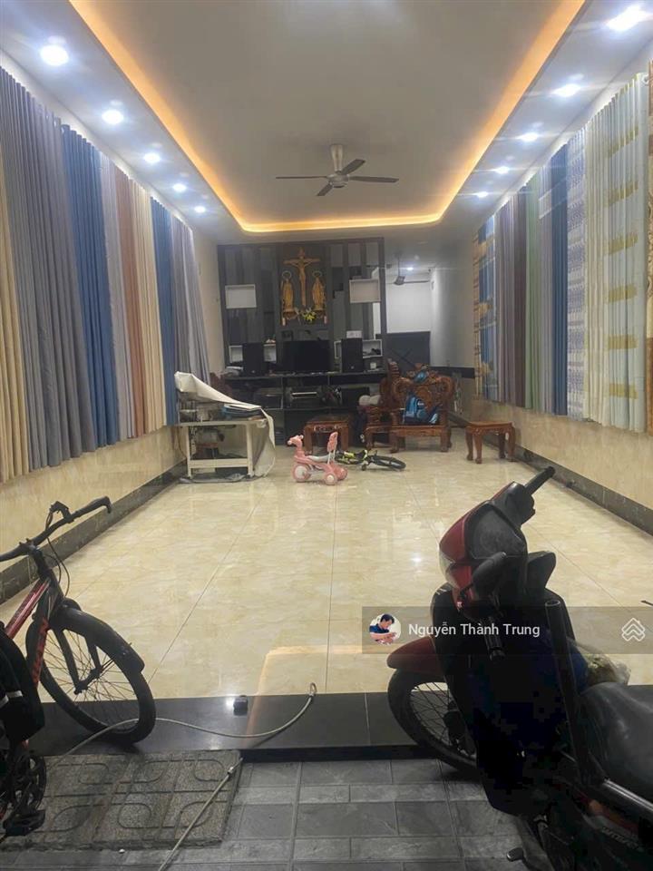 Nhà mặt tiền diện tích khủng 5m x 36m. 175m2. xây 2 lầu
mặt tiền đ. huỳnh thị hai.