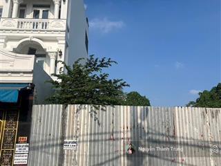 Lô đất mặt tiền 4mx26m. trục kinh doanh sầm uất. hệ số xây dựng cao