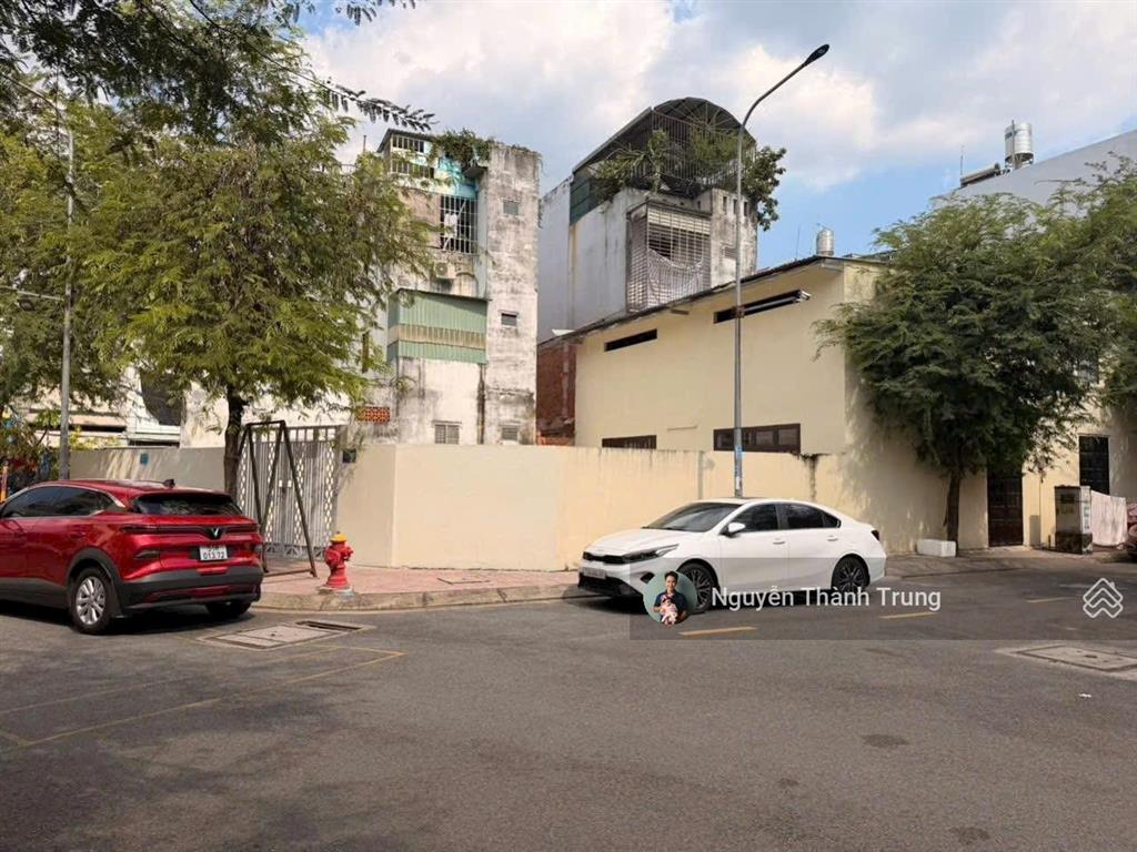 Đất huỳnh thị hai. lô góc đẹp, xây dựng tự do. đường nhựa 9m chuẩn. khu toàn nhà lầu