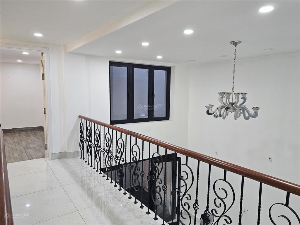 Chỉ 32,000,000/tháng  chính chủ cho thuê nhà nguyên căn đường nguyễn văn nguyễn, p. tân định, q.1