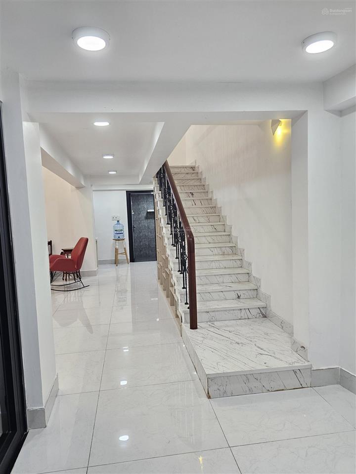Chỉ 32,000,000/tháng  chính chủ cho thuê nhà nguyên căn đường nguyễn văn nguyễn, p. tân định, q.1