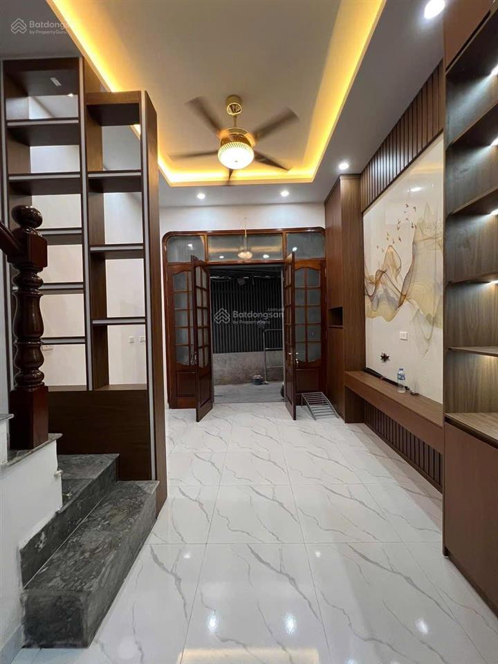 Hiếm dưới 8 tỷ thịnh quang ô tô qua cửa lô góc mt 4m 5 tầng ở luôn ngõ thông