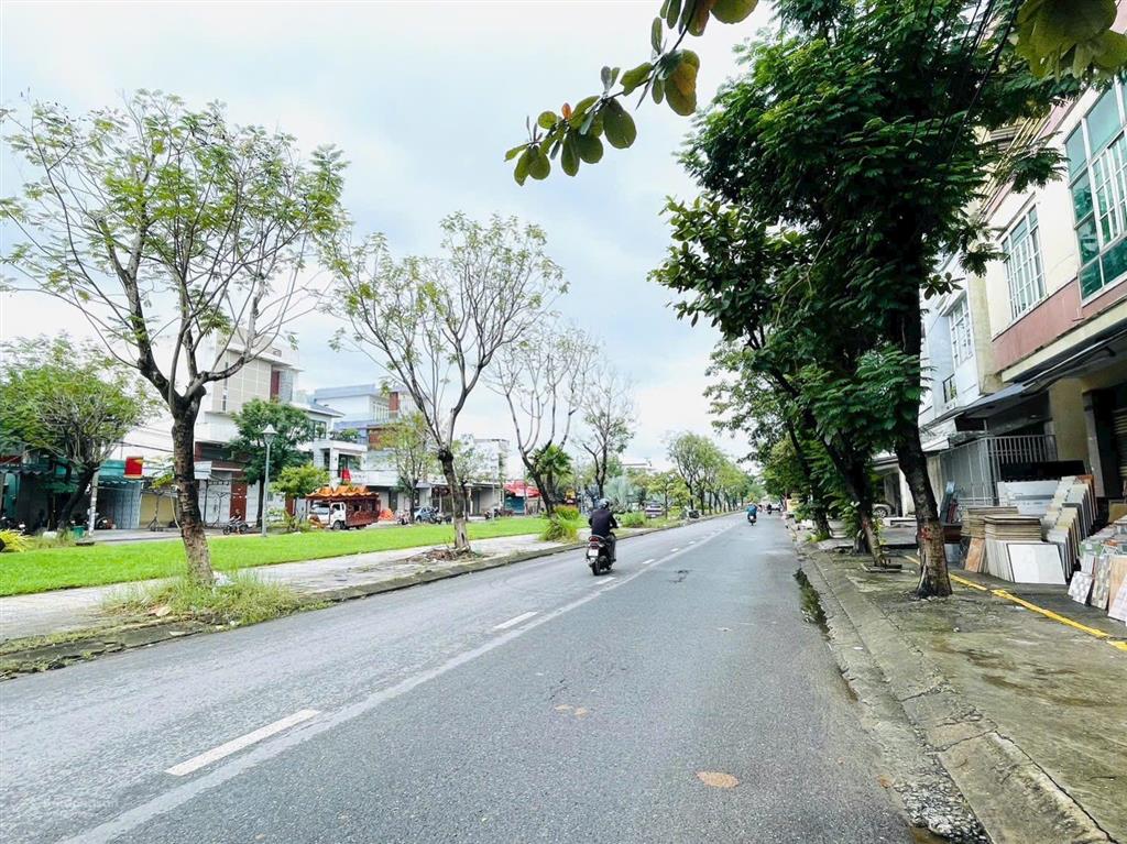 Bán 2 lô liền kề mt đường bắc sơn , viêw công viên , đối diện là trường học , 200m2  gần bến xe