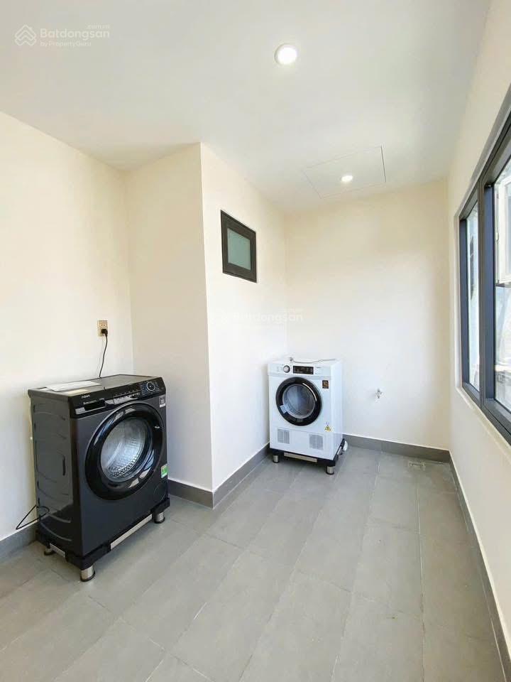 Nhà mt gần bãi biển khu vực thanh khê, 3 tầng full nội thất, mt đường phú lộc 11