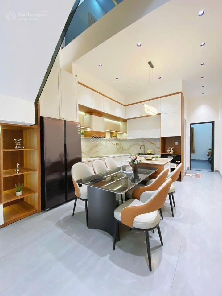 Nhà mt gần bãi biển khu vực thanh khê, 3 tầng full nội thất, mt đường phú lộc 11