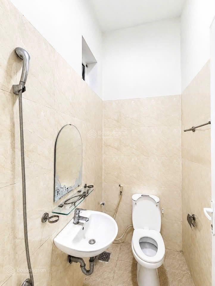 Nhà 3 tầng mt đường 5m5 gần biển  đường hoà minh 21  giá siêu rẻ