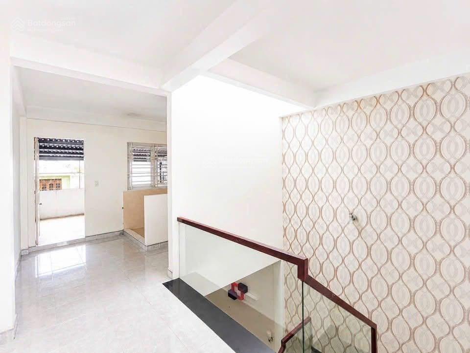 Nhà 3 tầng mt đường 5m5 gần biển  đường hoà minh 21  giá siêu rẻ