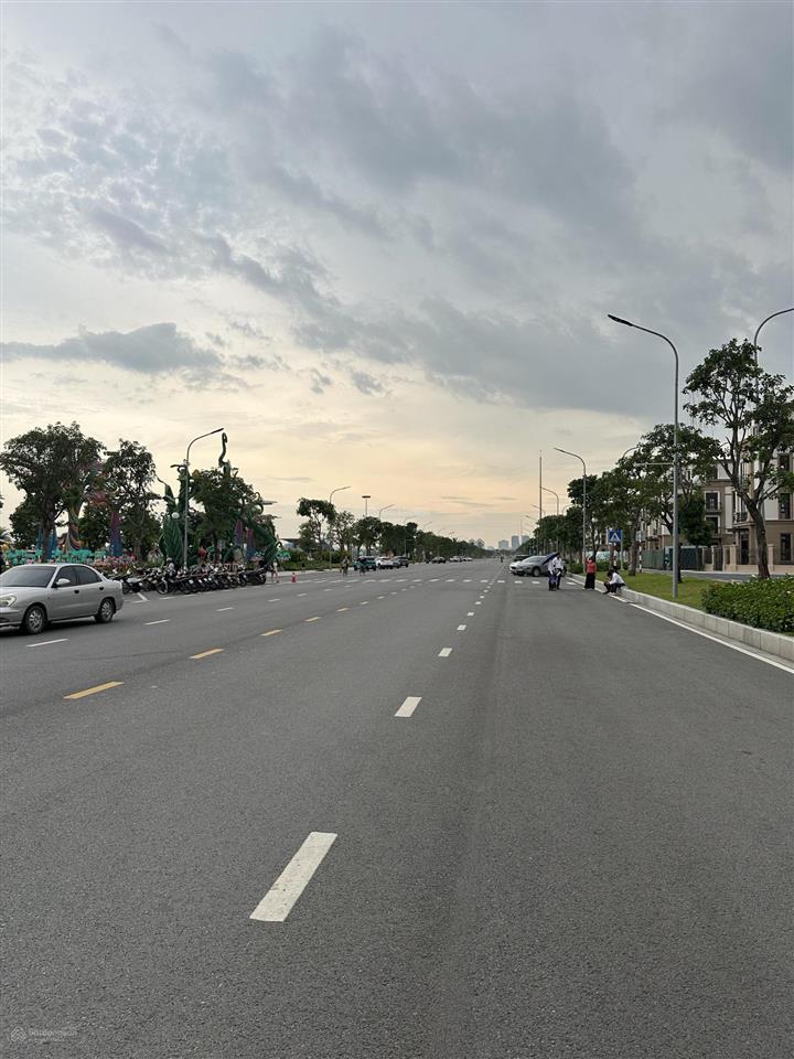 Thuê liền kề diện tích rộng cạnh hồ trung tâm 32ha, chung cư masterise, chỗ để ô tô, khu vui chơi