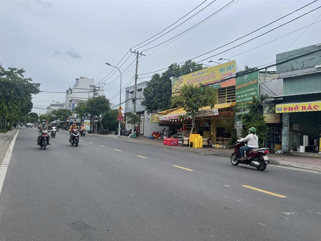 Bán đất 3200m2 kế kcn ngay mt lò rèn xã long hòa mới ngang 25m đẹp tiện