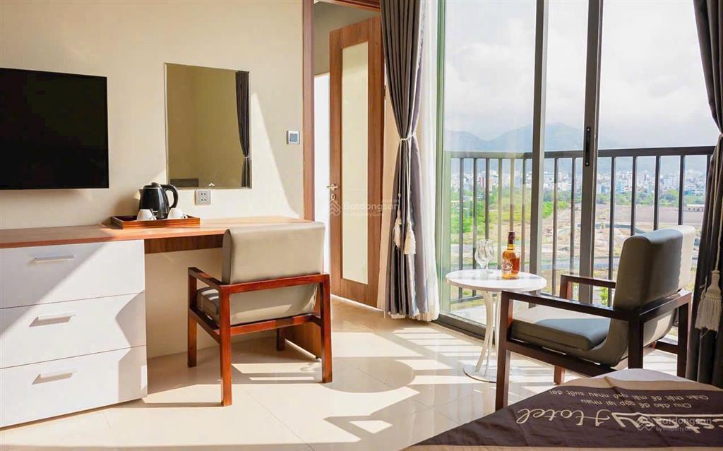 Cho thuê khách sạn vị trí đẹp hẻm trần phú  view thẳng biển