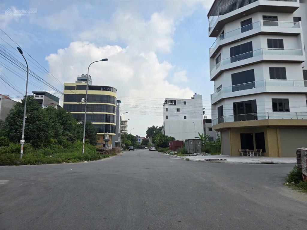 Bán nhà 5 tầng mới xây thô hoàn thiện mặt ngoài đông phong, yên phong, bắc ninh giá 6,5 tỷ