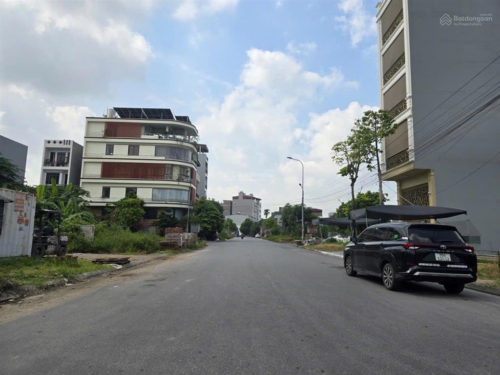 Bán nhà 5 tầng mới xây thô hoàn thiện mặt ngoài đông phong, yên phong, bắc ninh giá 6,5 tỷ