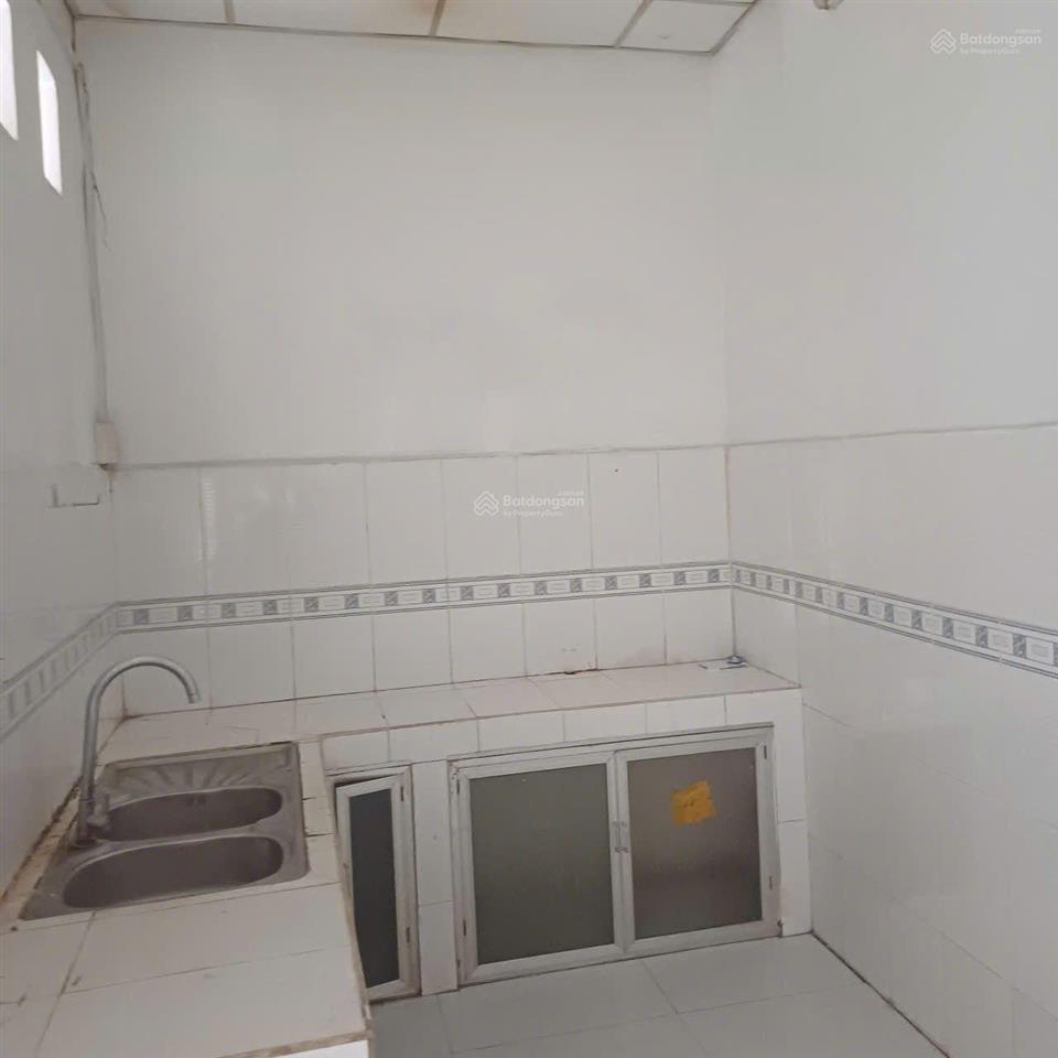 Nhà cấp 4 sổ hồng riêng đường phan văn hớn  giá rẻ hơn lô đất