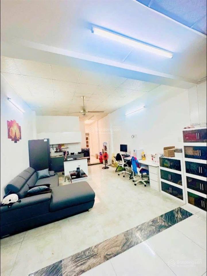 Nhà mặt tiền đường nguyễn thị ri  thị trấn hóc môn