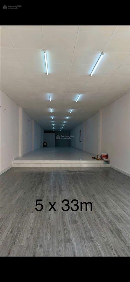 Cho thuê nhà mặt tiền đường bùi công trừng dt 5x33m. đường xe container