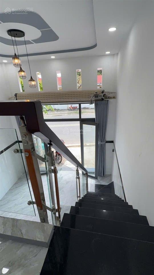 Nhà mặt tiền đường lê lợi  hóc môn  giá tốt