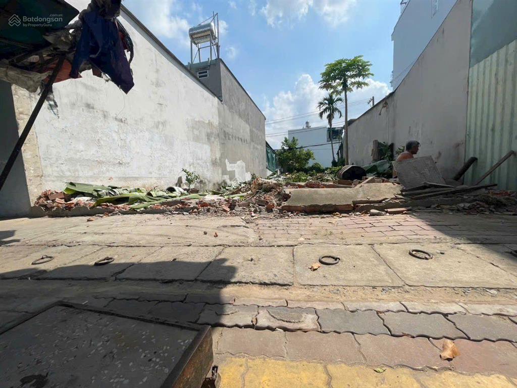 Đất mặt tiền đường hà huy giáp  quận 12  vị trí rất đẹp