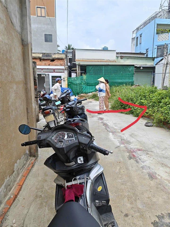 Đất thổ cư kdc hiện hữu cách chợ đường 30m. cách hà huy giáp 20m
