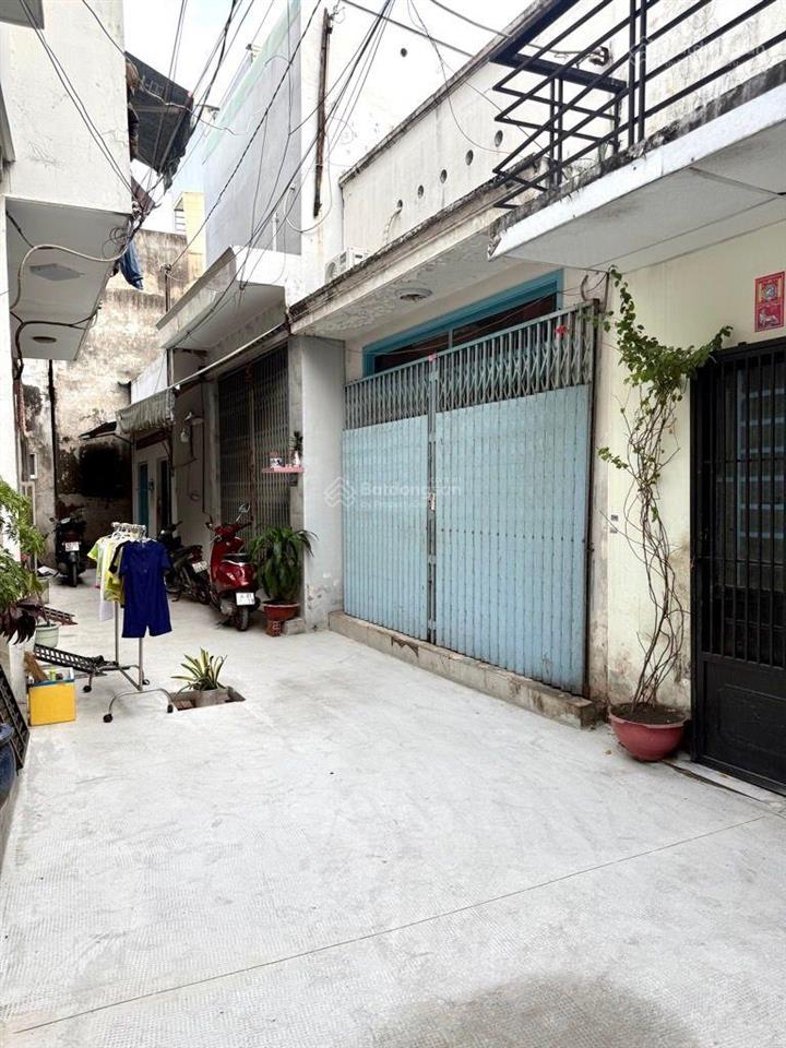 Nhà nát diện tích đẹp  nở hậu  bùi minh trực  khu vực xây 4 tầng  70m2  giá 5.5 tỷ (tlcc)