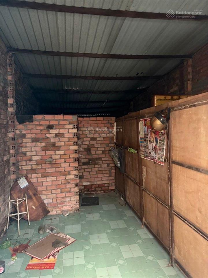 Nhà nát diện tích đẹp  nở hậu  bùi minh trực  khu vực xây 4 tầng  70m2  giá 5.5 tỷ (tlcc)