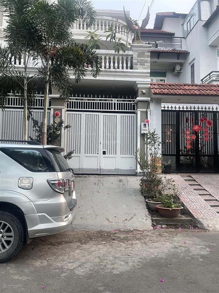 Nhỉnh 50tr/m2 có nhà mặt tiền kinh doanh  nằm trong kdc gia hoà toàn là biệt thự cao cấp  5x20m