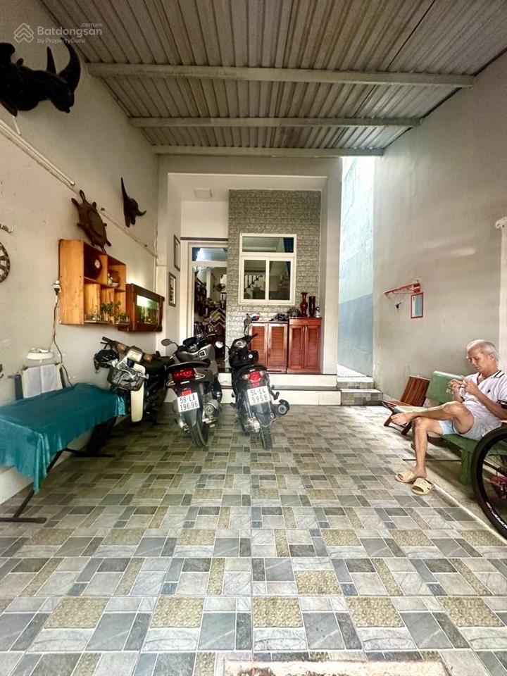 Mặt tiền đường lưu hữu phước  trung tâm quận 8  nhà 2 tầng mới đẹp ngang 4m *25m  đang cho thuê