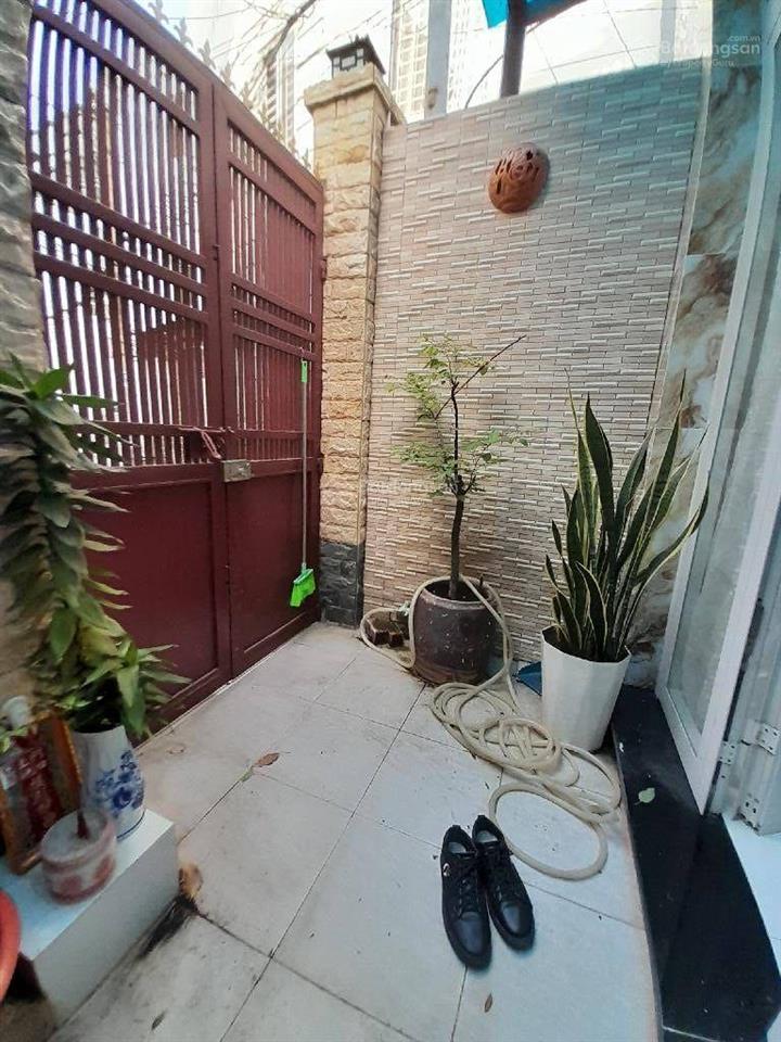 Nhà cao xuân dục  gần cầu chà và q5  vào ơ ngay  hẻm thông  132m2  2 tầng 7pn  7wc  7.9 tỷ