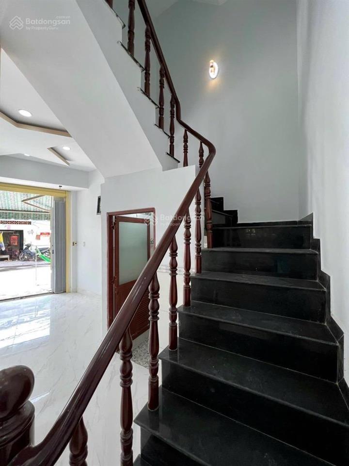 Mặt tiền kinh doanh lý đạo thành phú định q8  10x6.2m  3 tầng  dòng tiền  6.4 tỷ tl.