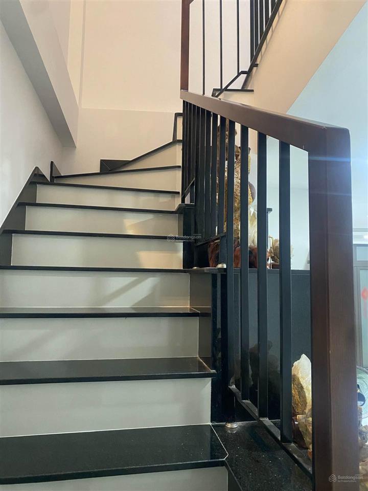 Chủ ngộp giảm 600tr giá mới 5.2 ty tl chủ
bán nhà 3 lầu hẻm đường tạ quang bửu phường chánh hưng q8