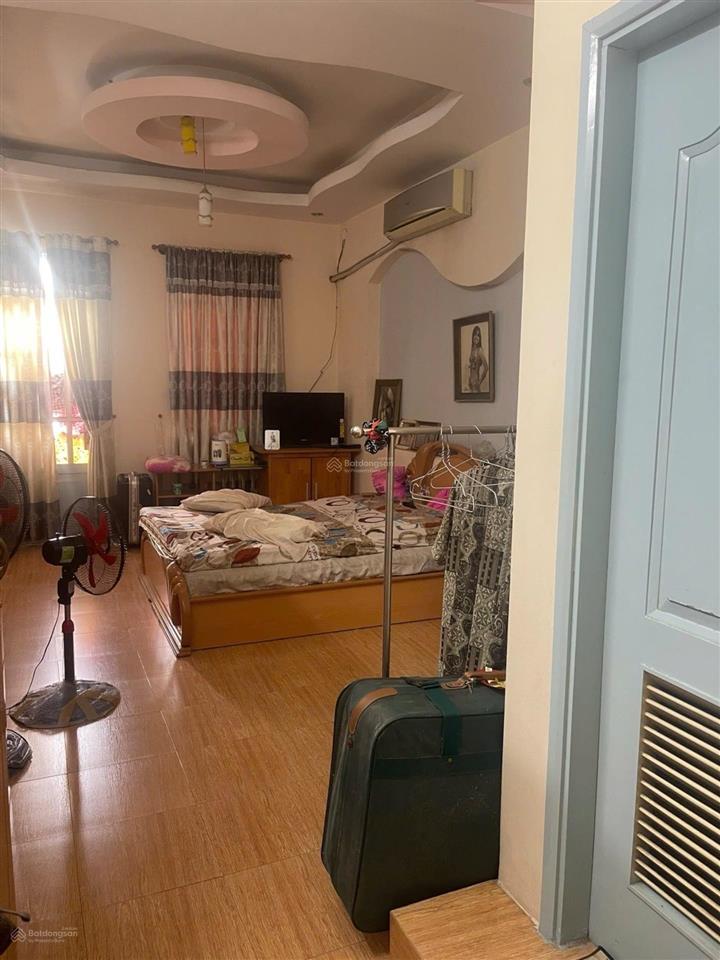 Chủ nhiệt bán giảm 200tr, giá còn 9,3 tỷ nhà mặt tiền đường số  kdc bình hưng  bình chánh 3 tầng