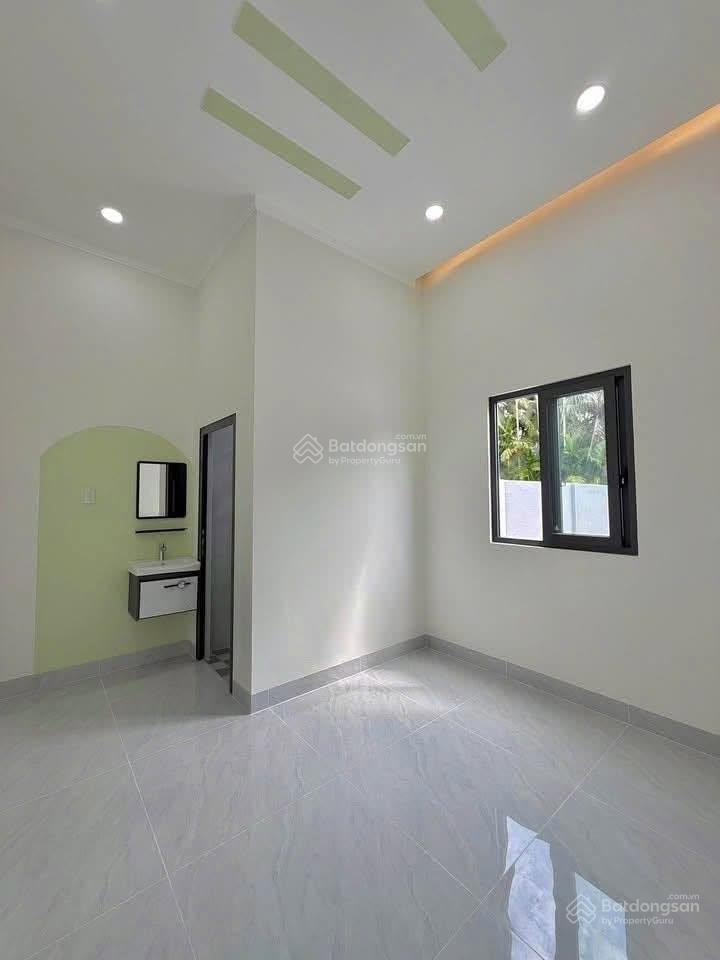 Tiền đất 800 triệu, tiền xây 500 triệu, giờ giảm giá cả đất và nhà chỉ 1.150 (bớt lộc)