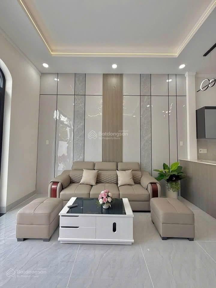 Tiền đất 800 triệu, tiền xây 500 triệu, giờ giảm giá cả đất và nhà chỉ 1.150 (bớt lộc)