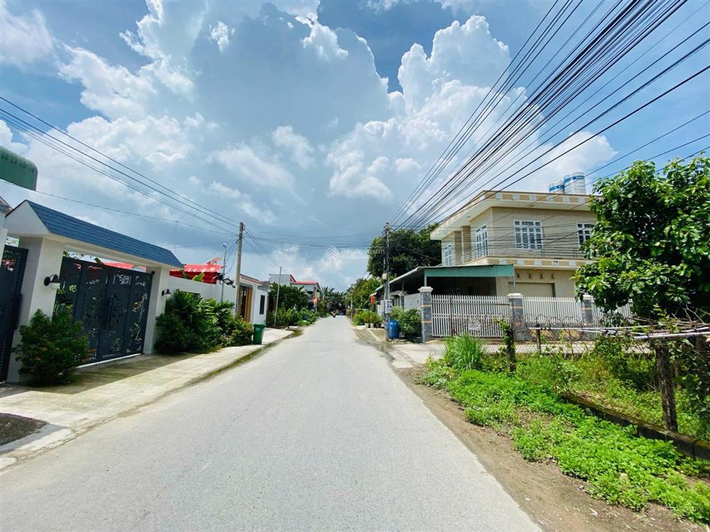 Chính chủ gửi bán đất đẹp tân uyên 5 x 40m, đường nhựa, giá tốt hh 2%